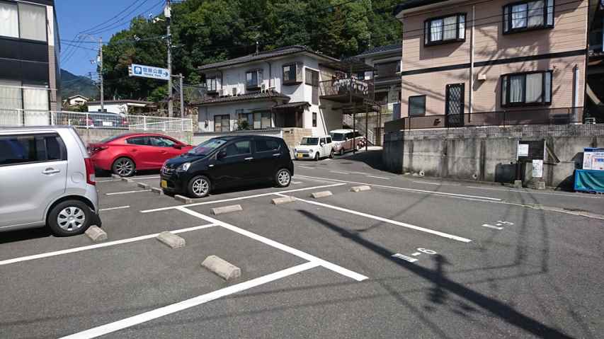 駐車場　駐車場