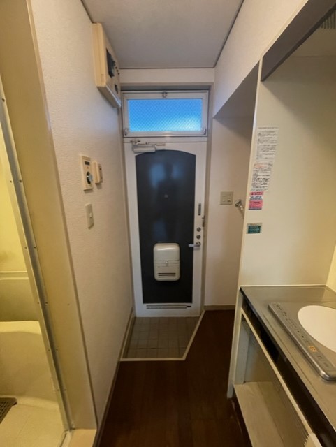 玄関　すっきりシンプルな玄関スペースです！