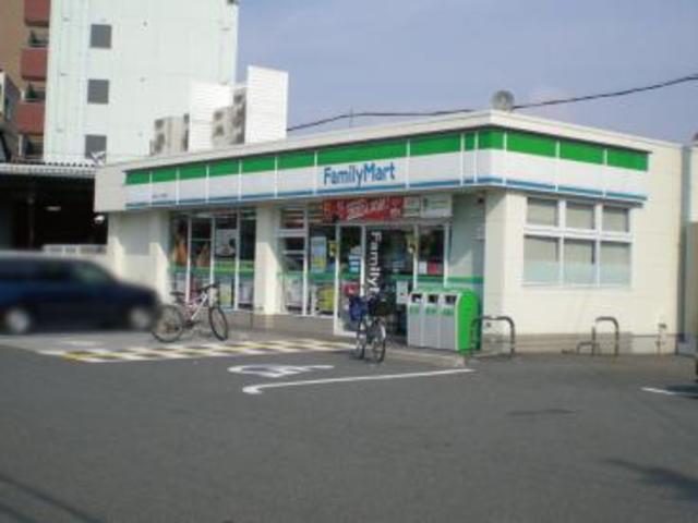 コンビニ　ファミリーマート高槻千代田町店（コンビニ）まで174m