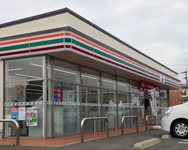 コンビニ　セブンイレブン新須屋駅前店（コンビニ）まで750m