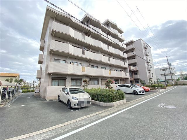 【茨木市若園町のマンションの建物外観】