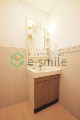 洗面設備　コンパクトで使いやすい洗面所