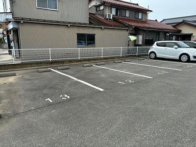 【レオパレスコンフォール動橋の駐車場】