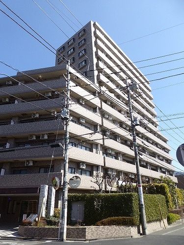 【ライオンズシティ調布の建物外観】