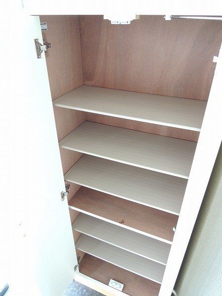 玄関　下駄箱もたくさん収納可能