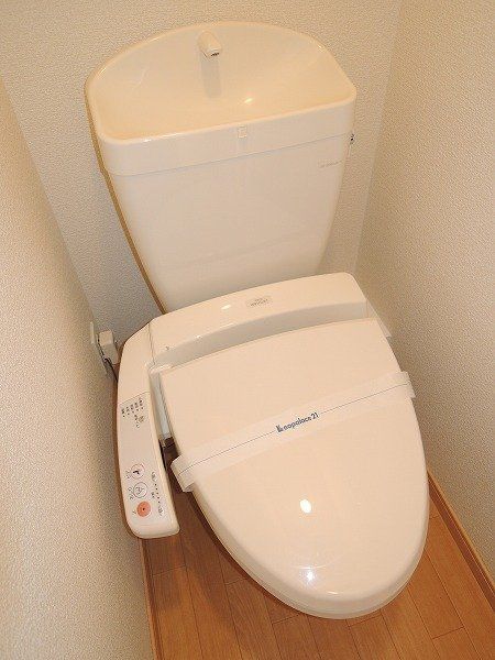 トイレ　温水洗浄便座機能付