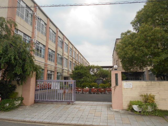 【京都市中京区西ノ京大炊御門町のマンションの小学校】