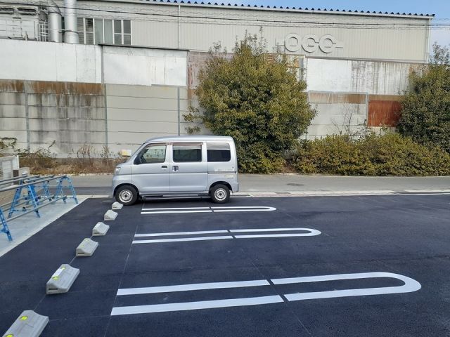 【エルモの駐車場】