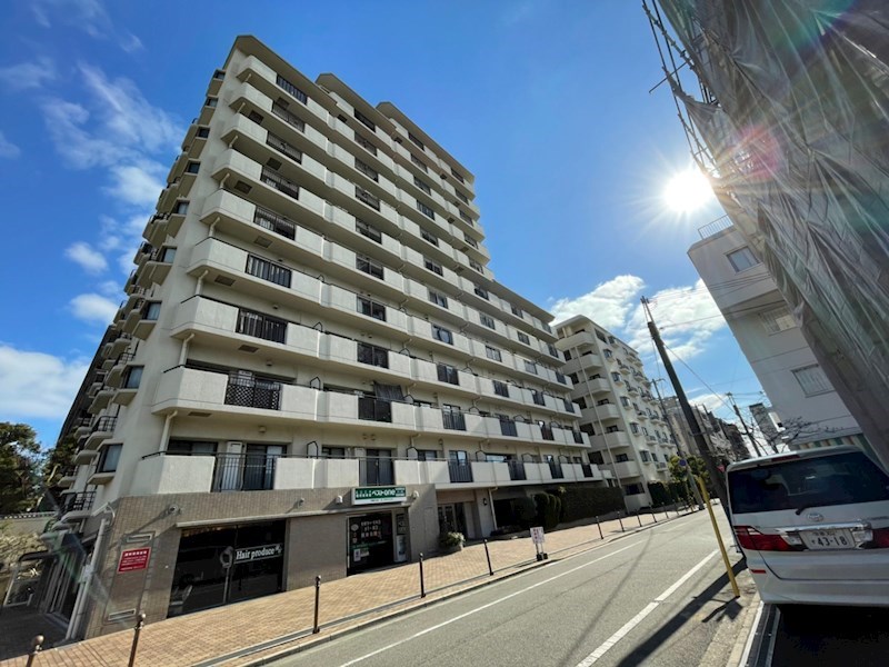 芦屋市春日町のマンションの建物外観