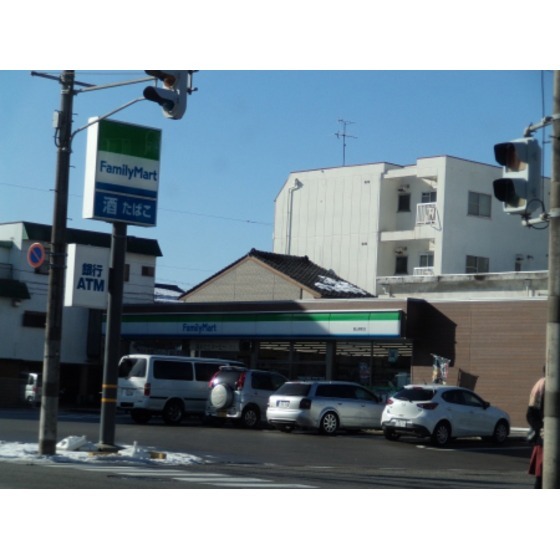 コンビニ　ファミリーマート富山東町店（コンビニ）まで321m
