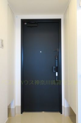 【川崎市中原区新丸子町のマンションの玄関】