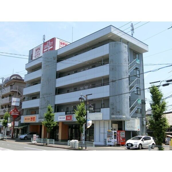 春日井市柏井町のマンションの建物外観