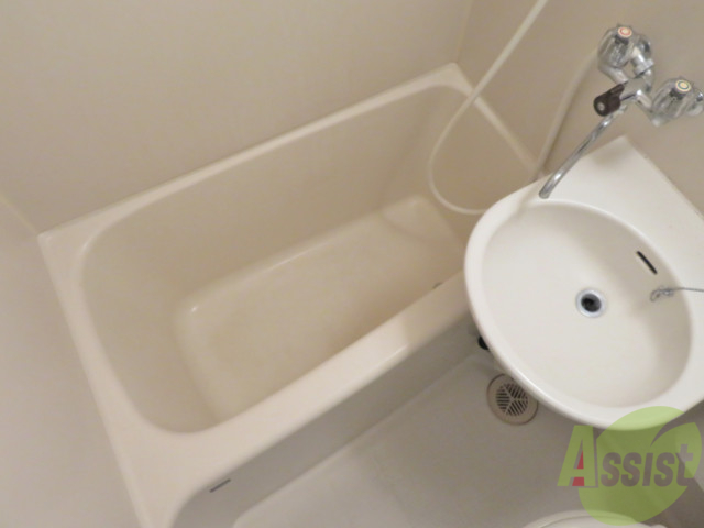 バス・シャワールーム　疲れた時はゆっくり湯船につかってみてはいかがでしょうか。