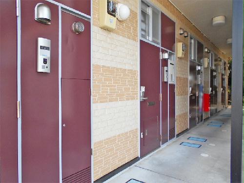 玄関　備品や設備仕様は号室等により異なります現地をご確認ください。