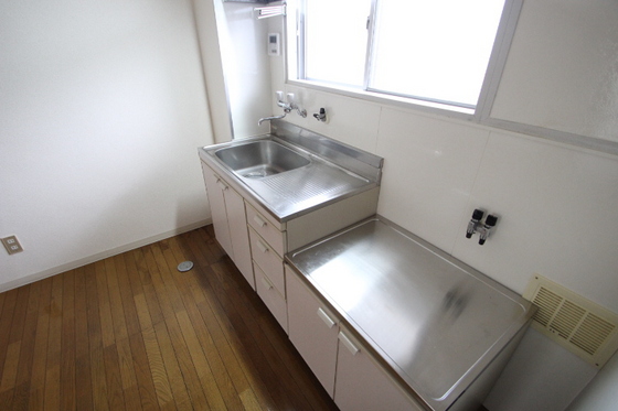 キッチン　※別号室の写真です