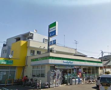 コンビニ　ファミリーマート（コンビニ）まで300m