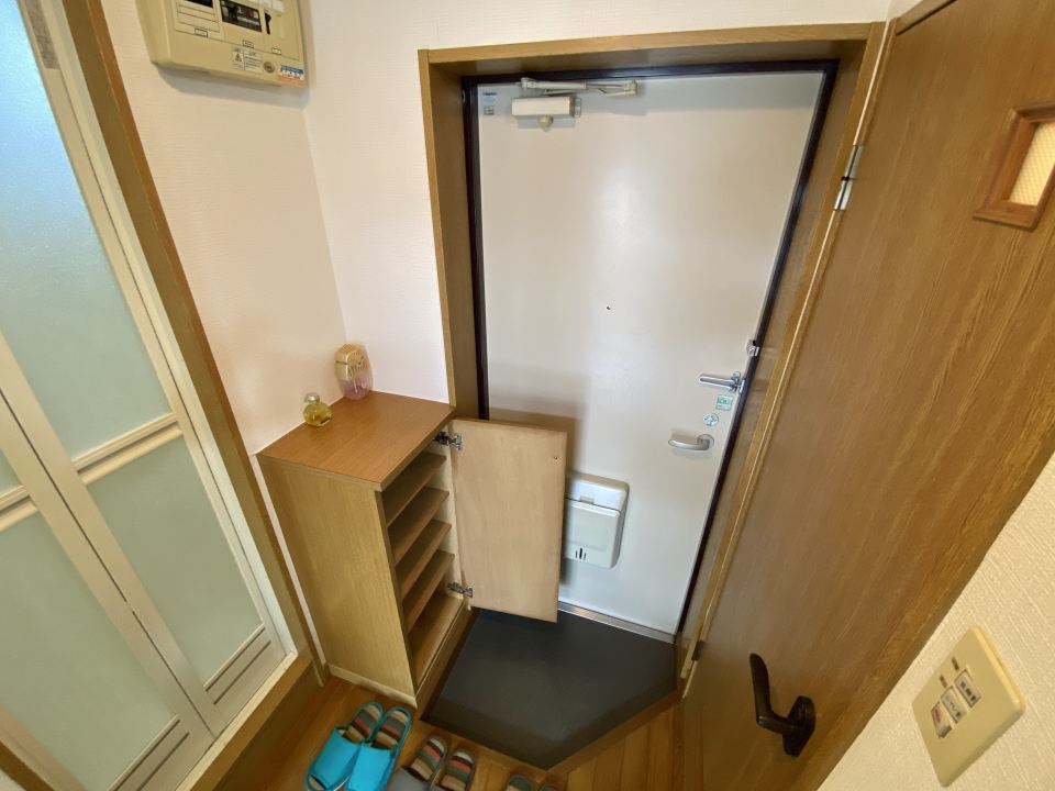 玄関　シューズＢＯＸあります