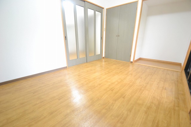 居室・リビング　横長タイプのため、物を置くのもラクラク★