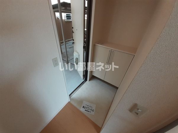 ブランシェ・ドミール A棟の玄関写真