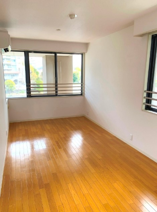 居室・リビング　☆明るい居室☆