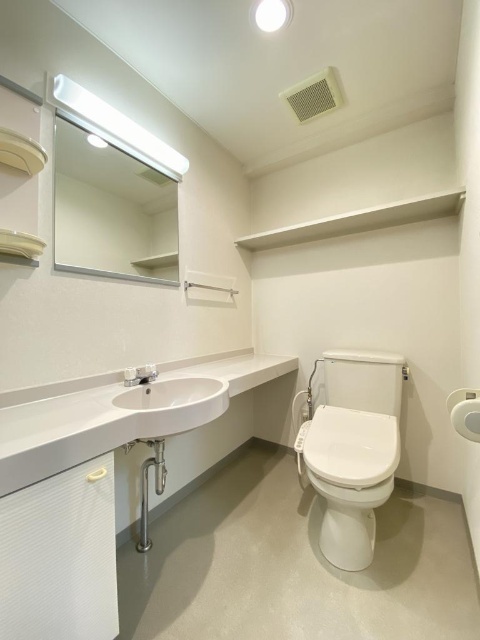 トイレ　同物件別室のイメージ写真