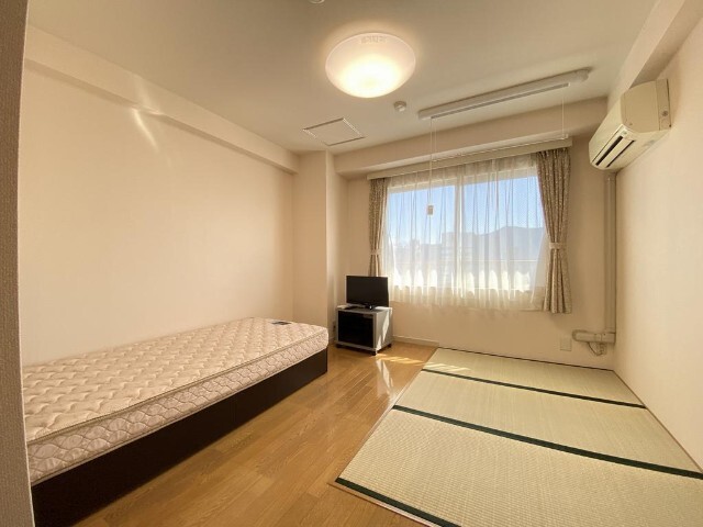 居室・リビング　同物件別室のイメージ写真