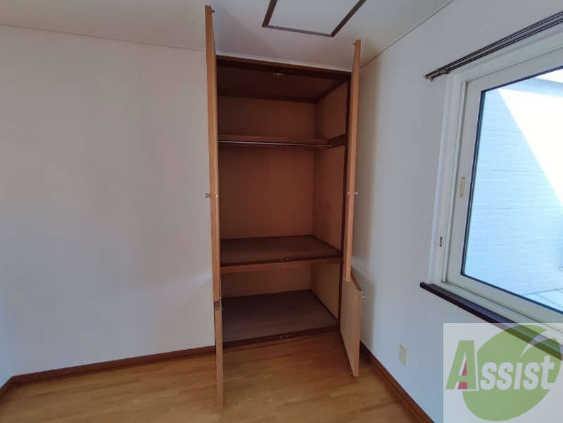 収納　寝室の収納になります。広々としてたくさん収納できます。