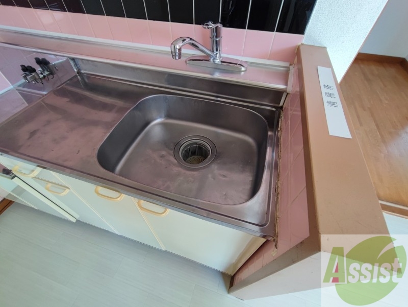 洗面設備　混合水洗なので温度調整もかんたんに出来ますよ。