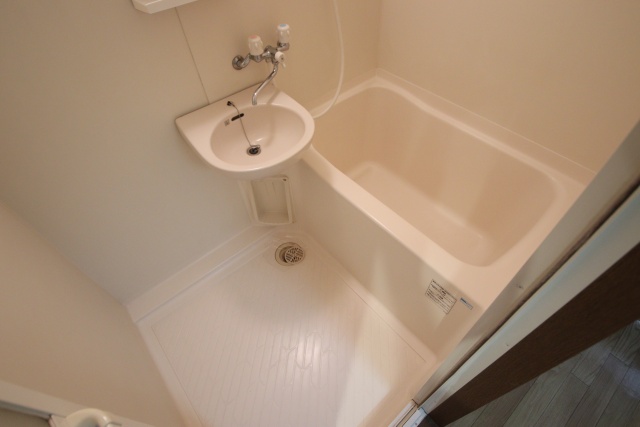 バス・シャワールーム　※別号室の写真です、現況優先※