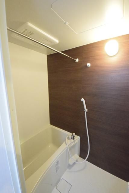 バス・シャワールーム　綺麗なバスルーム。