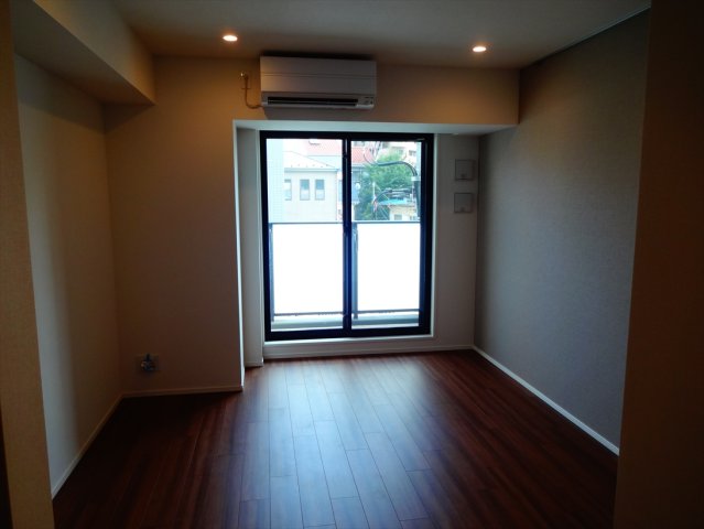 居室・リビング　別号室参考写真