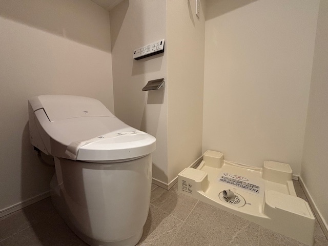 トイレ　別号室参考写真