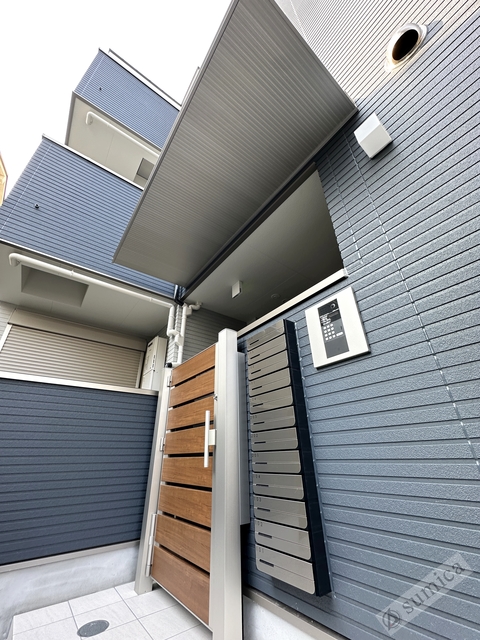 エントランス　オートロック完備で部外者はシャットアウト♪♪