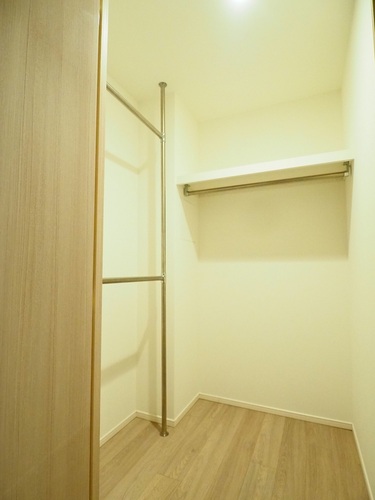 収納　洋室６．０帖のウォークインクロゼット