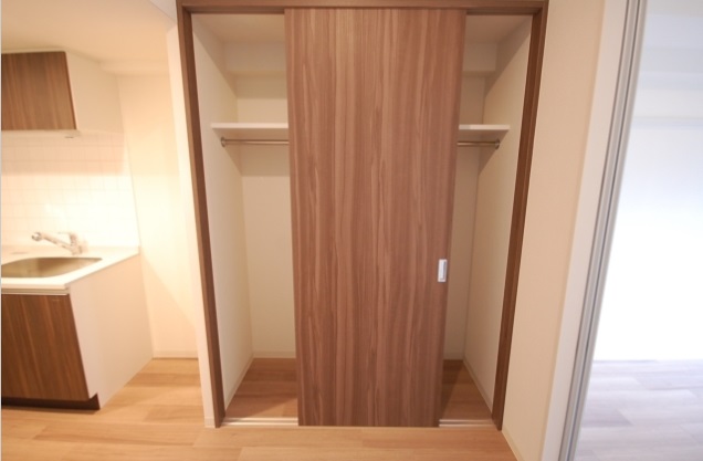 収納　プレサンス江戸堀　クローゼット