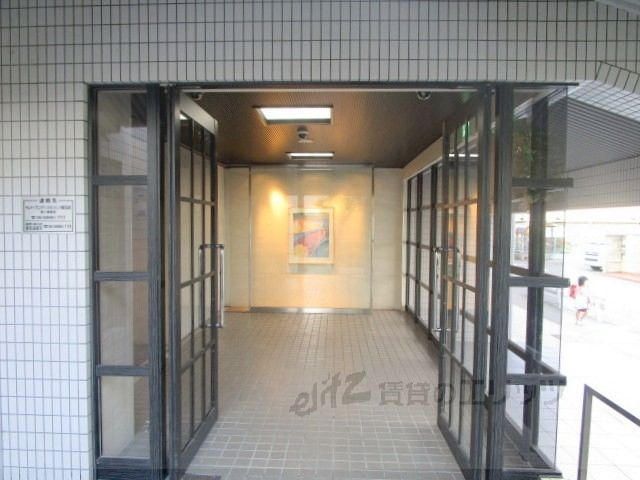 エントランス　エントランス