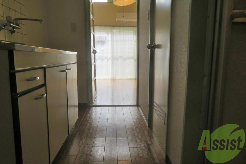 玄関　玄関から見たお部屋の全体のお写真です。