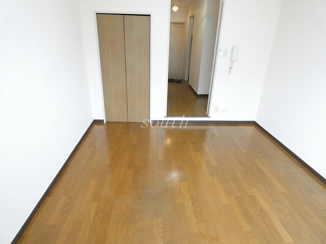 居室・リビング　洗練された清潔感漂う清楚な仕上がり