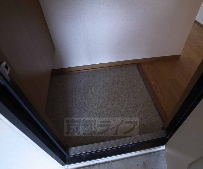 ハイカムール音羽の玄関写真