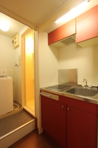 キッチン　コンパクトなキッチンで掃除もラクラク