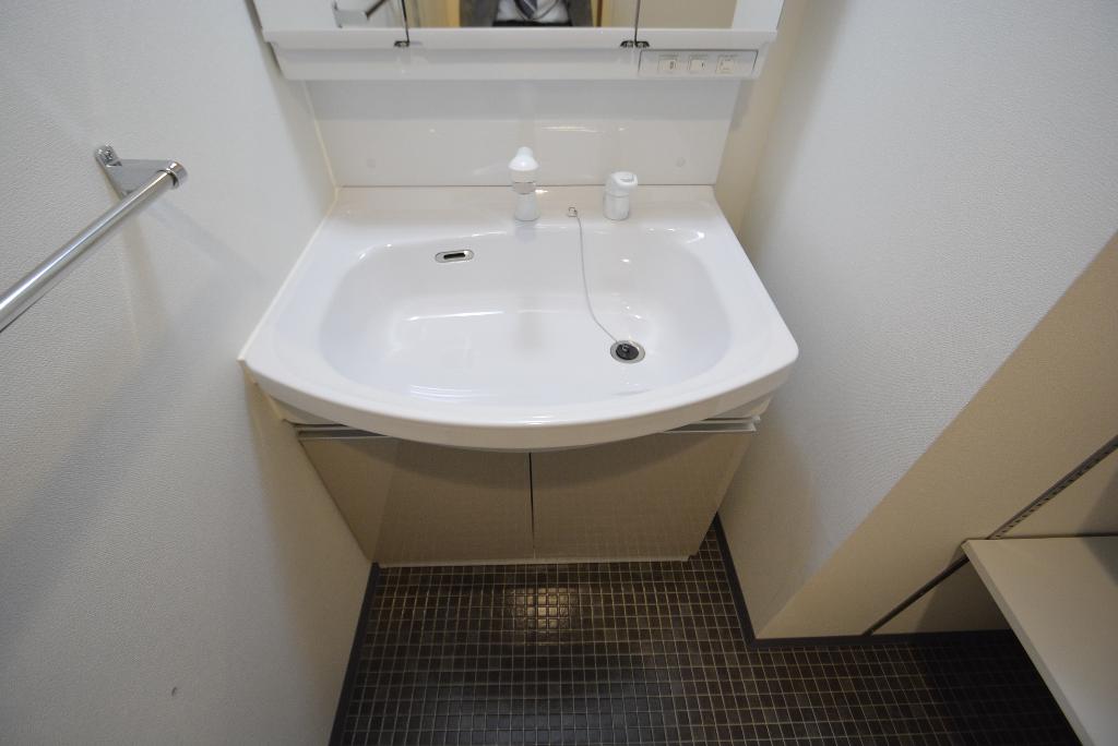 洗面設備　洗髪洗面化粧台