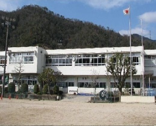 小学校　大林小学校（小学校）まで800m