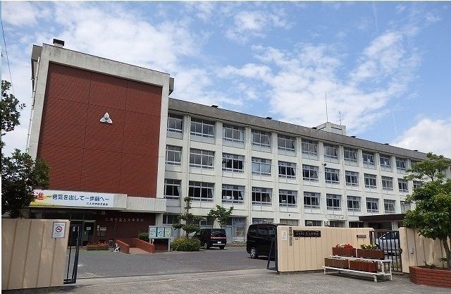 中学校　三入中学校（中学校）まで2600m