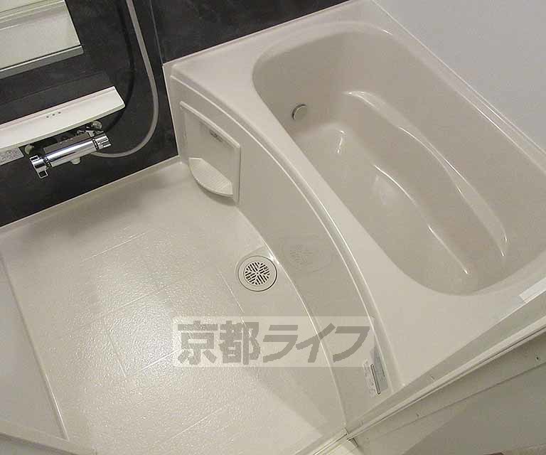 バス・シャワールーム　ゆったりとくつろげるバスルームです！