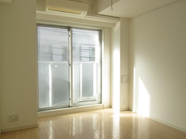 居室・リビング　★６帖の洋室です★