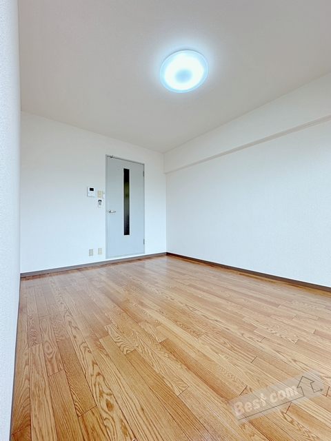 居室・リビング　全室照明付きです♪