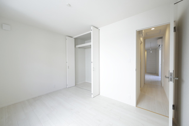 玄関　寝室から廊下★