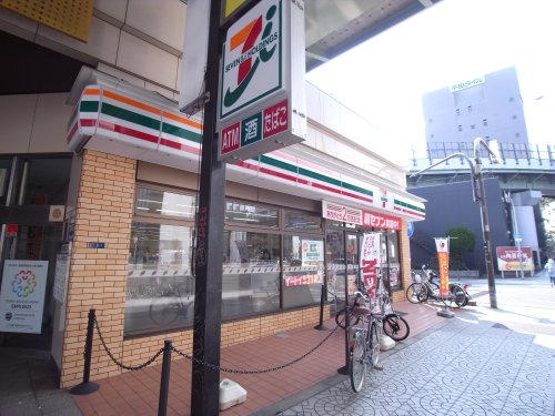 コンビニ　セブンイレブン 大阪久太郎町4丁目店（コンビニ）まで190m