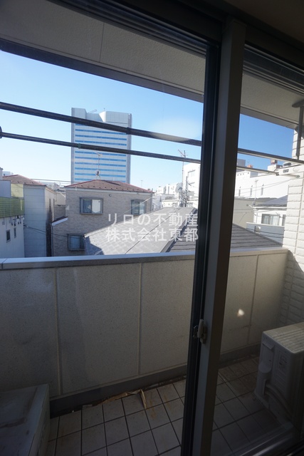 バルコニー　バルコニー付！お天気のいい日は洗濯物も気持ちよく干せます！