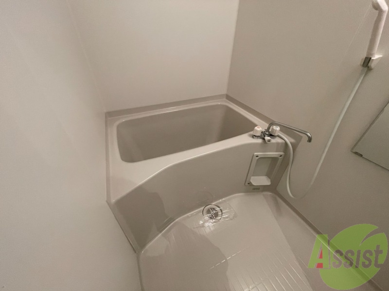 バス・シャワールーム　１人暮らしにはピッタリのサイズ感ですね！